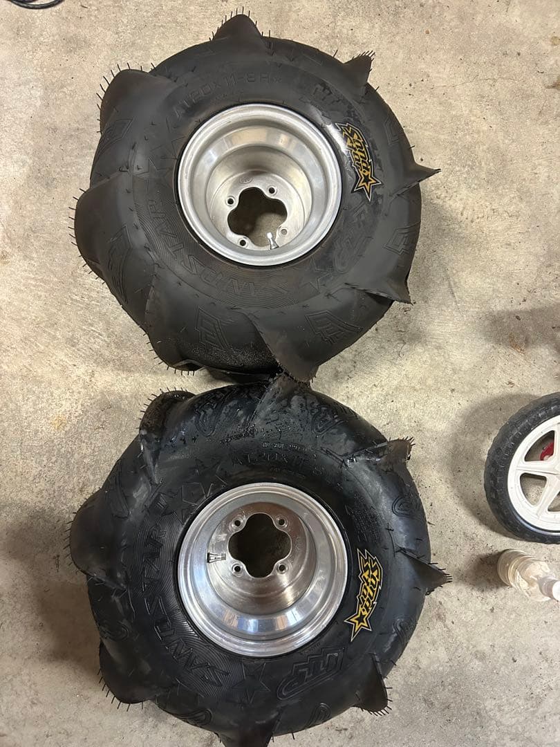 タイヤ　四輪バギー　サンドタイヤ　yf200 yf350 20x11-8