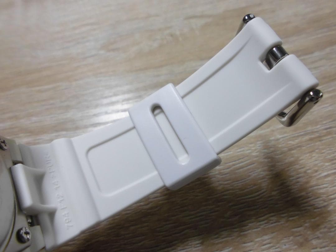 未使用！箱 取説 タグ付 カシオ ベビーG BGD-501 広島カープ限定 白