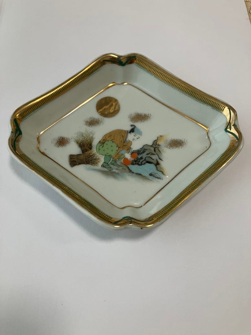 【未確認】古伊万里焼き 手描き 色絵金彩 四方皿 10枚