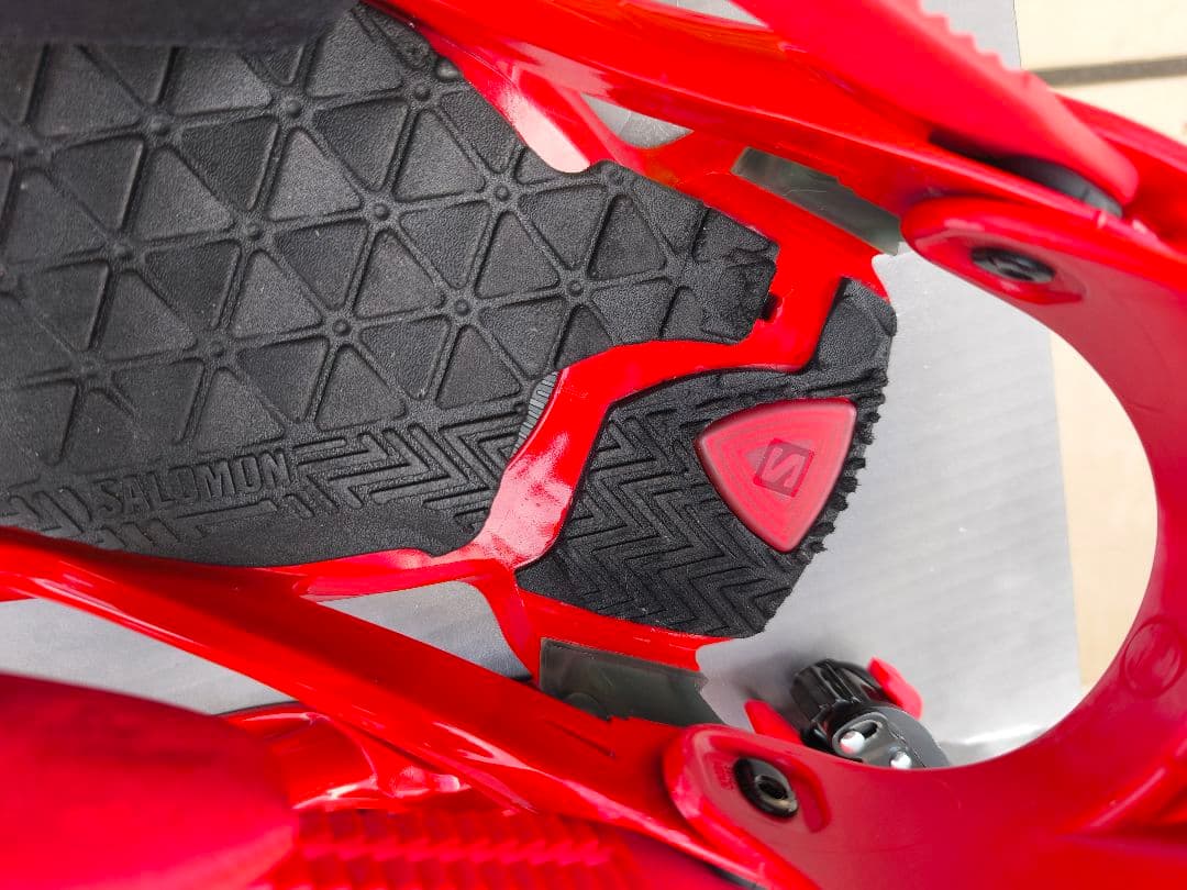 Salomon ALIBI Red ビンディング Mサイズ