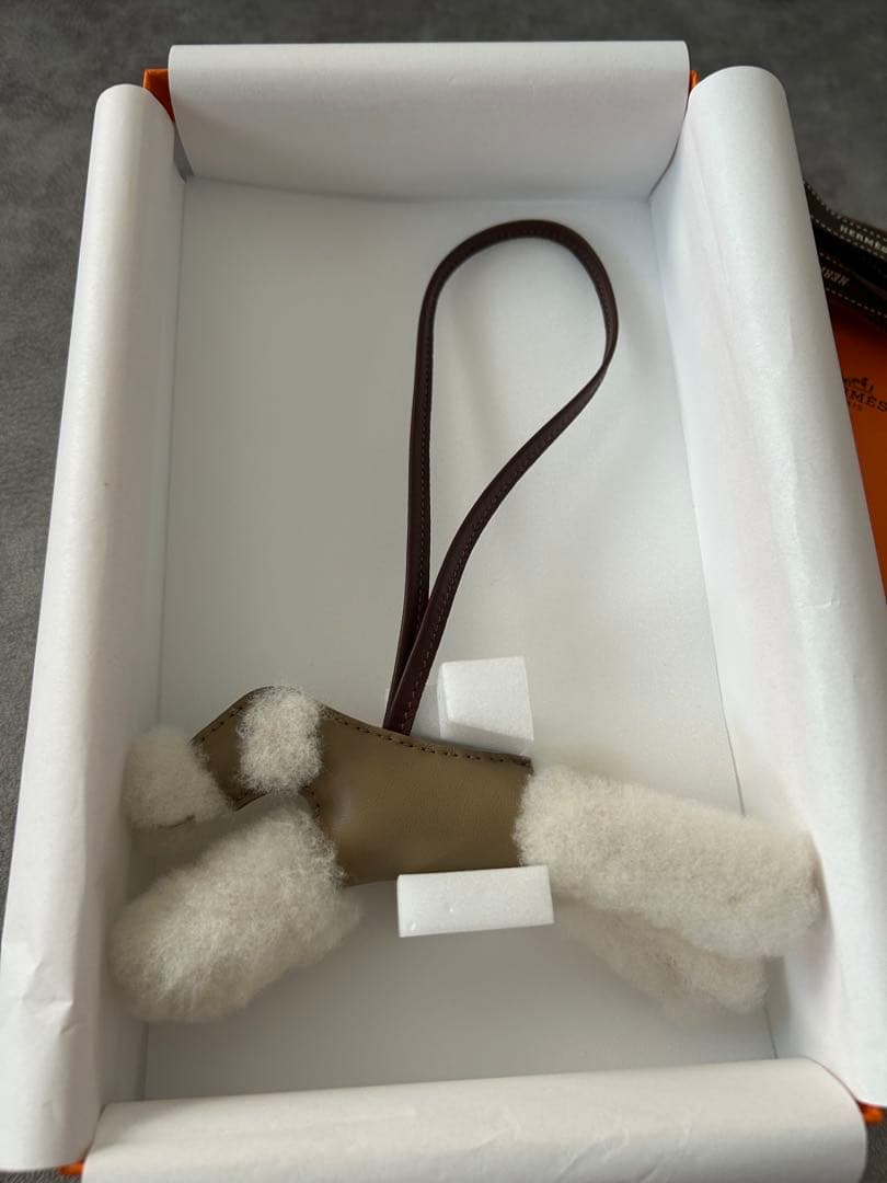 エルメス　バディチャーム　ベージュマルファ　K刻印　犬