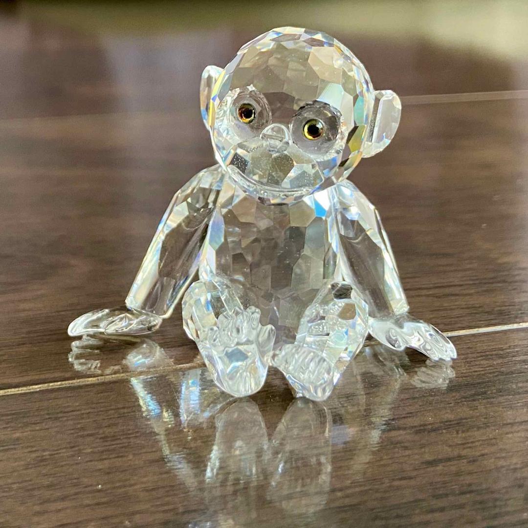 【プレゼントにオススメ】スワロフスキーのクリスタル　チンパンジー　専用ケースつき
