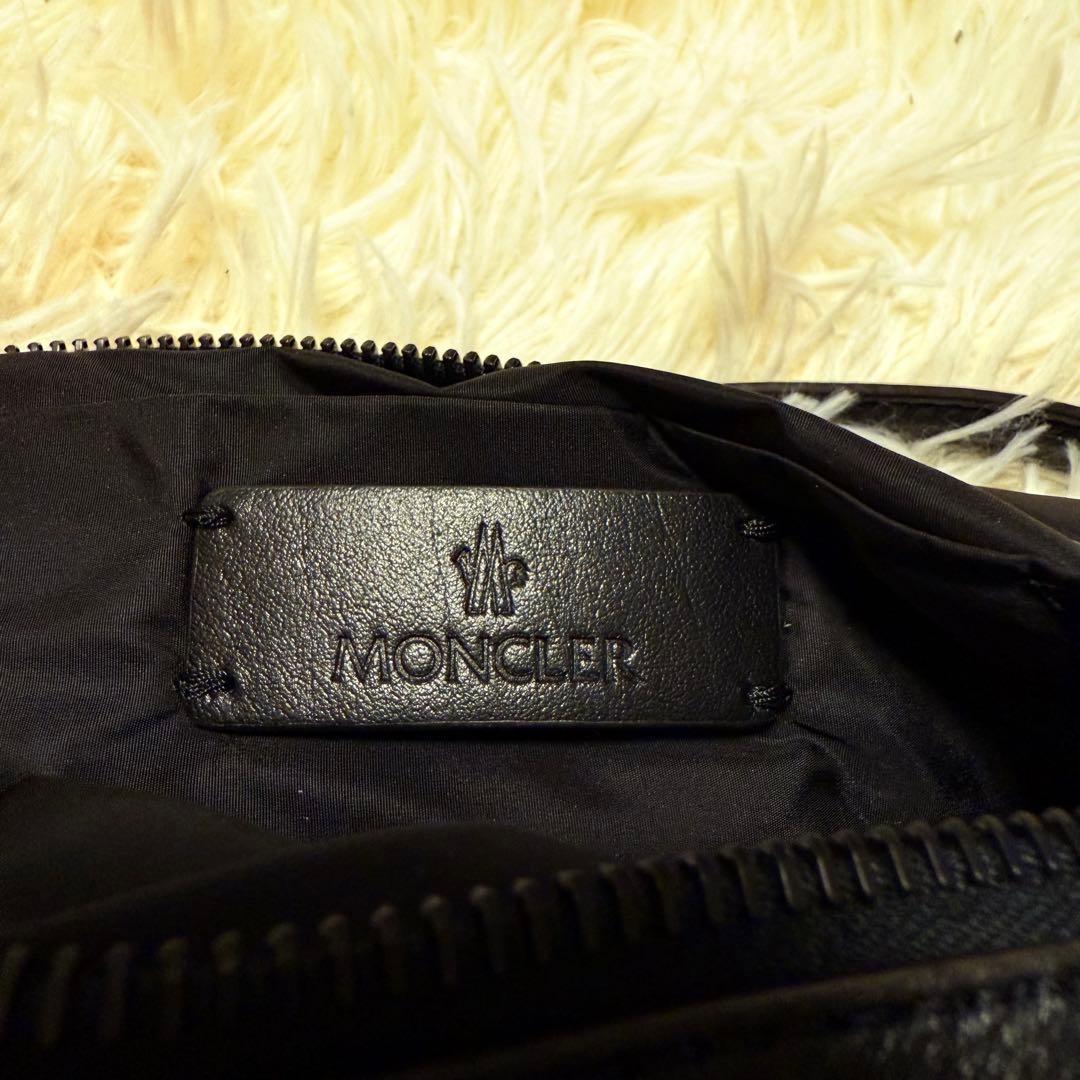 大谷さーん専用　MONCLER ブラック ボディバッグ