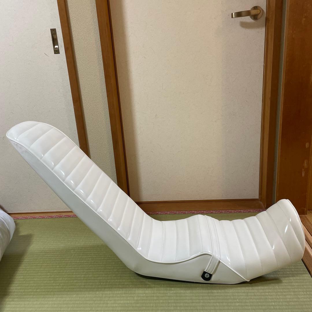 xjr400前期３段シート　白エナ/三段シート