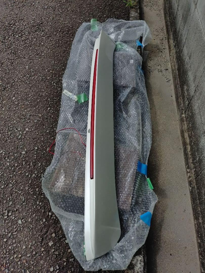 値下げ！WALD製　リアスポイラー　ウイング　200系　ハイエース　ナロー用