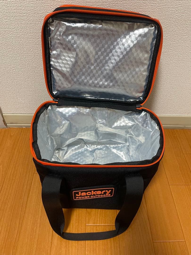 Jackeryポータブル電源240 別売りの保護収納バッグ付き