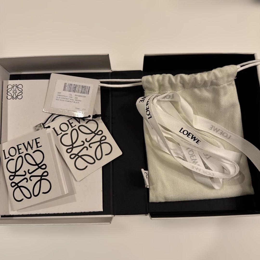 LOEWE スリム コンパクト ウォレット（ソフトグレインカーフ）