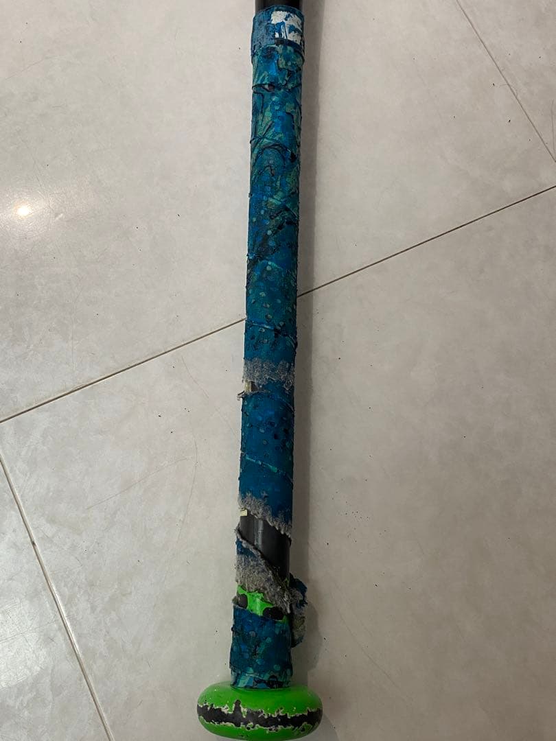 ルイスビルスラッガーCATALYST II 少年軟式バット 80cm ケース付き