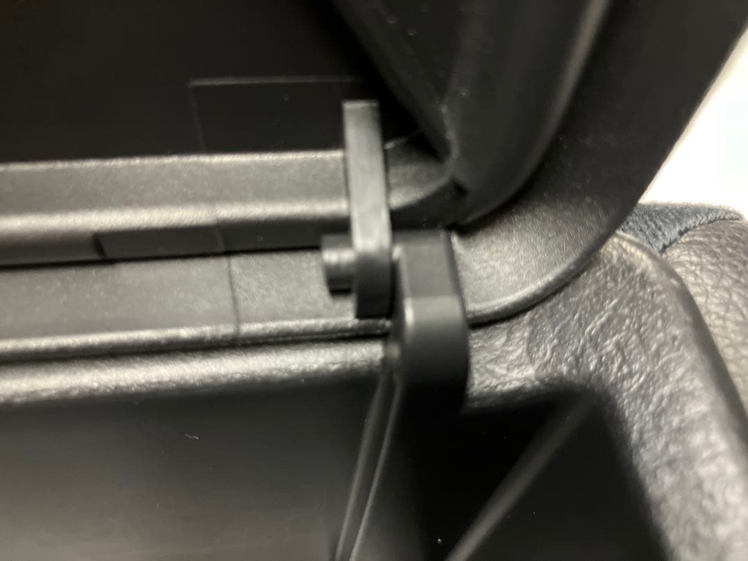 ♦︎ダイハツ　タントカスタムLA600S★純正アームレストレザー★