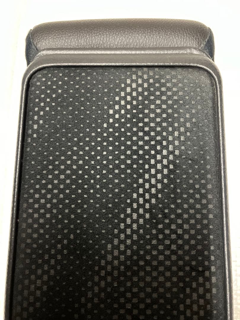 ♦︎ダイハツ　タントカスタムLA600S★純正アームレストレザー★