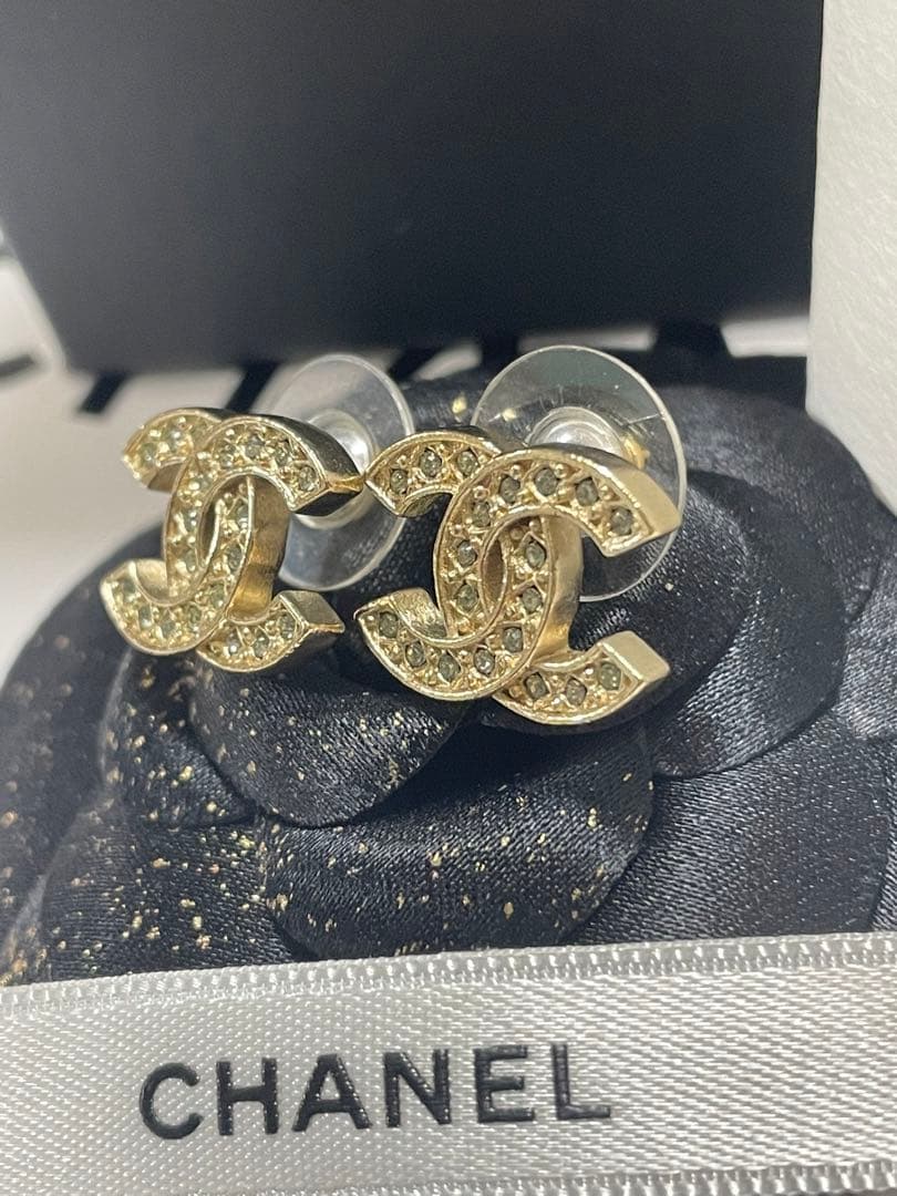 シャネル　ココマーク ラインストーンピアス　ゴールド