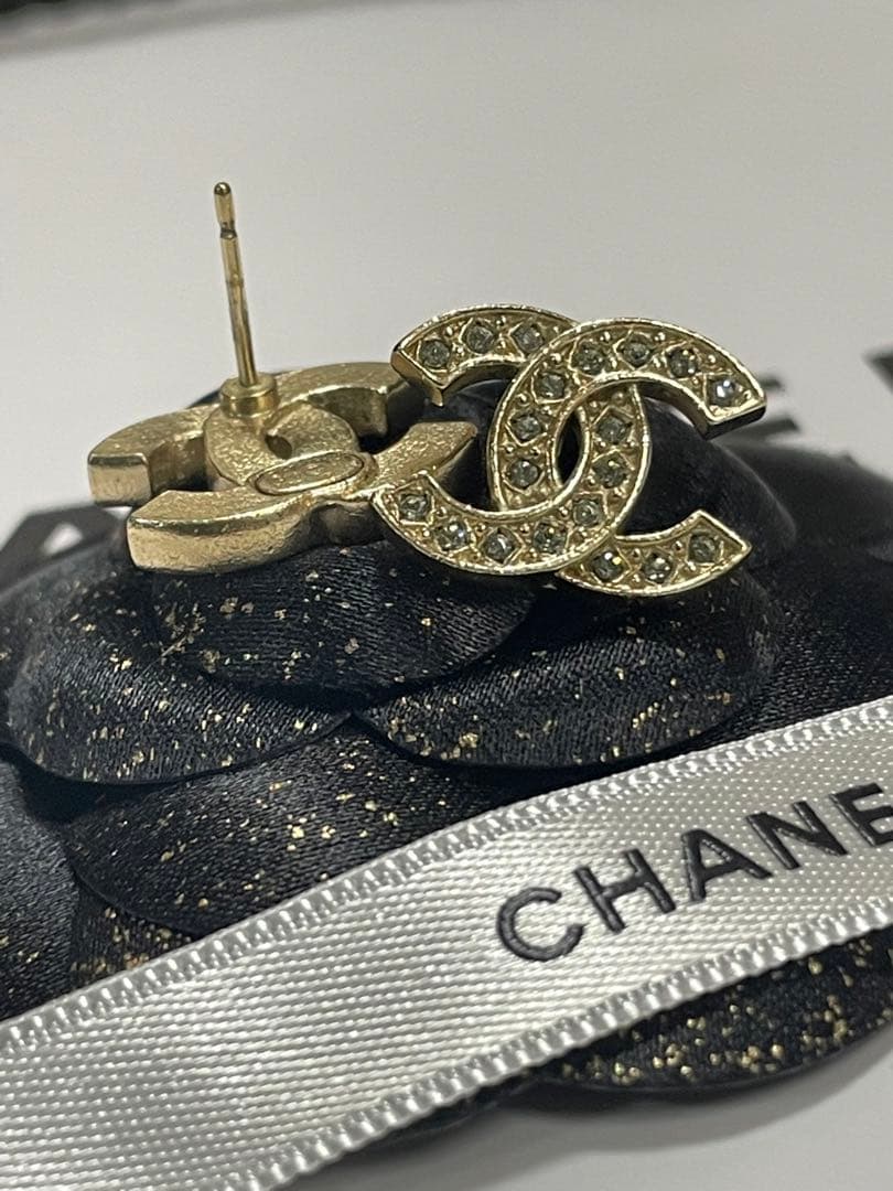 シャネル　ココマーク ラインストーンピアス　ゴールド