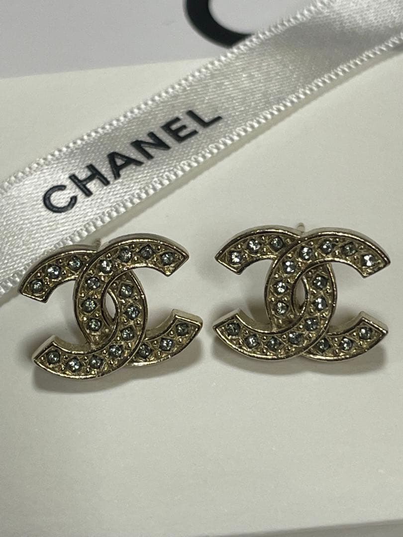 シャネル　ココマーク ラインストーンピアス　ゴールド