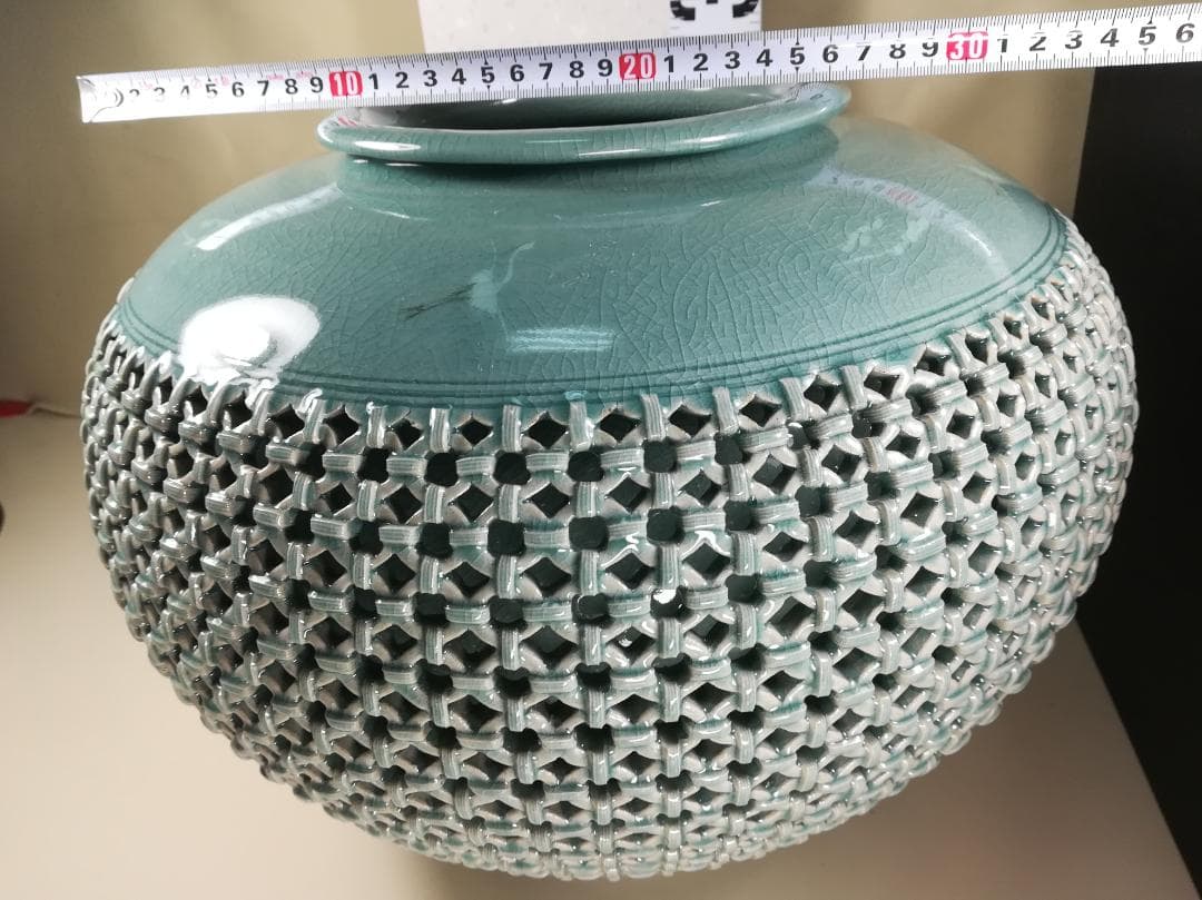 青磁の壺　熊津窯　金一坤作