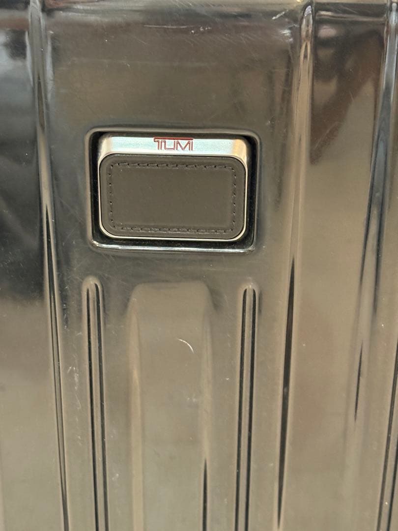 TUMI ブラック キャリーケース 4ホイール　V3