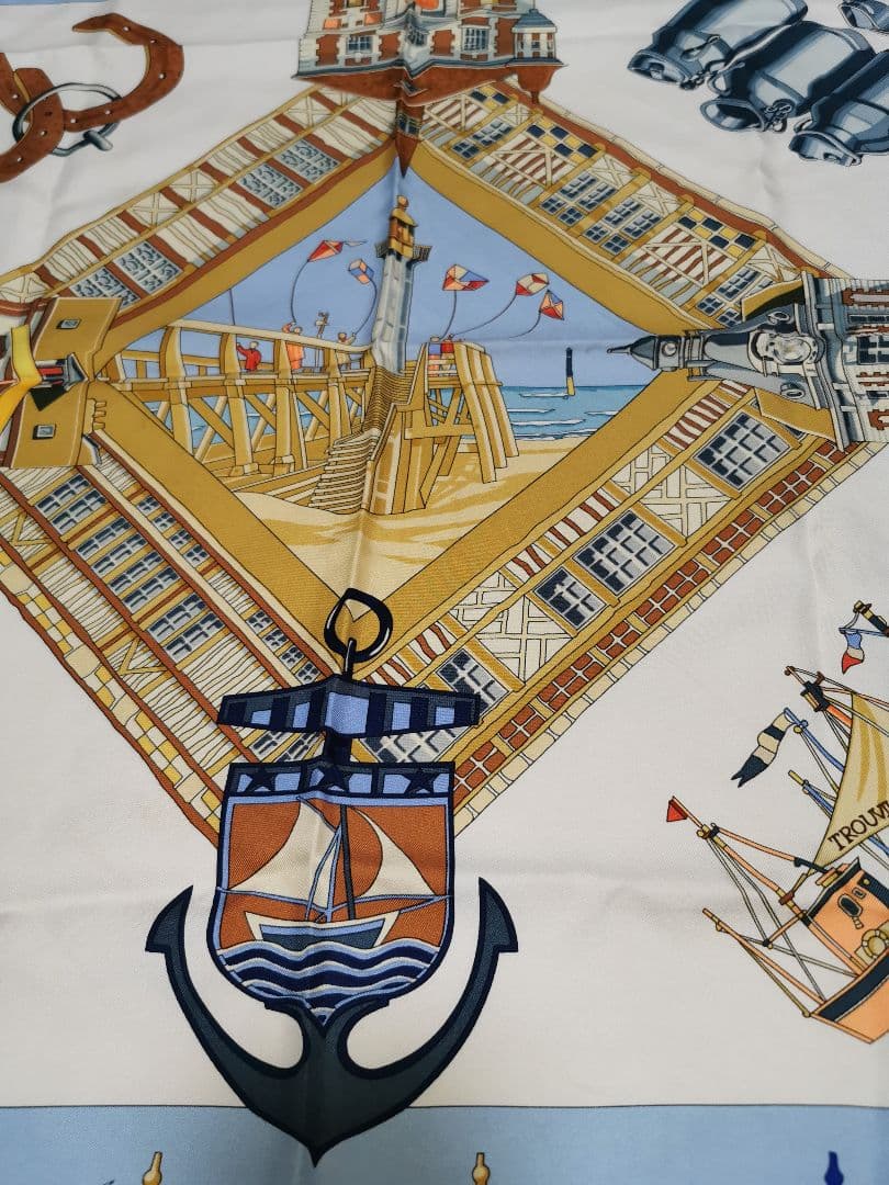エルメス　HERMES　スカーフ　CHARMES DES　PLACES