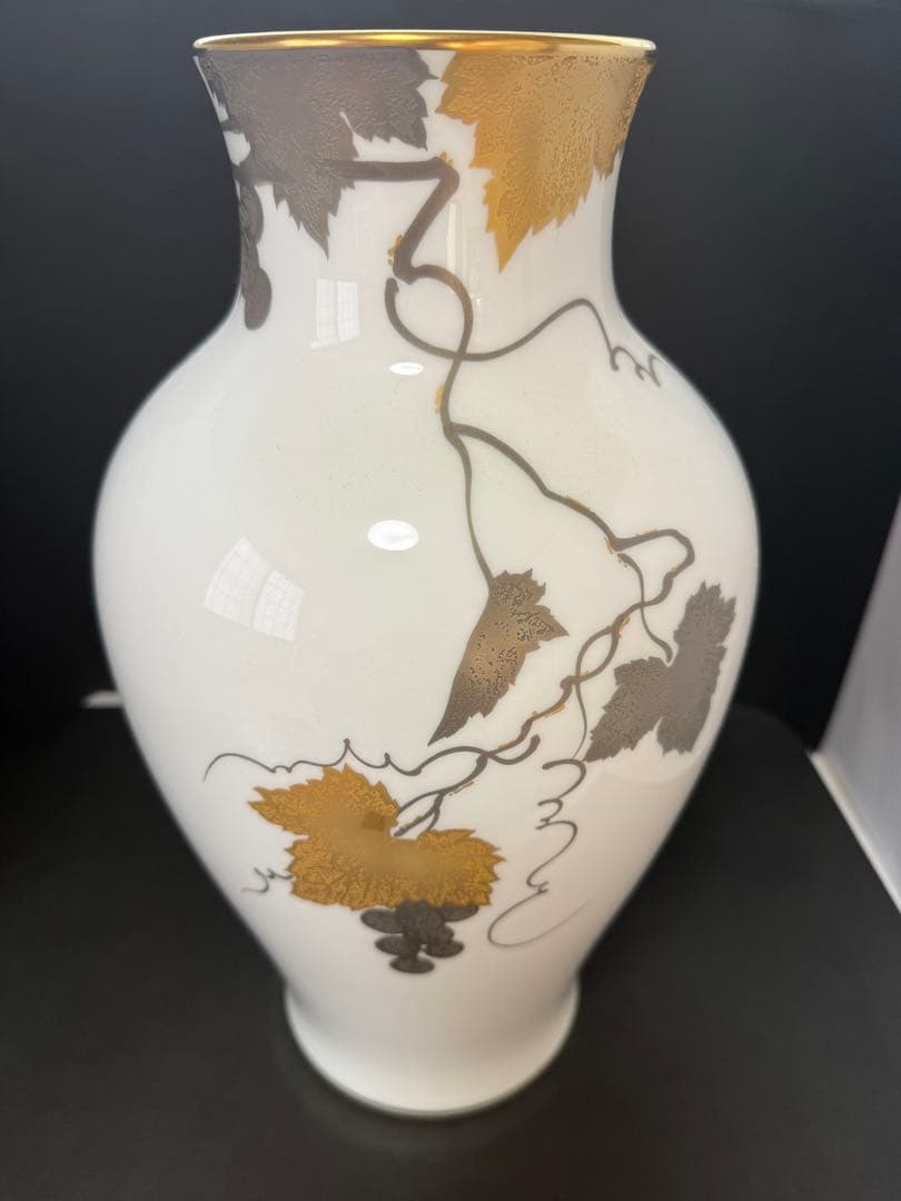 OKURA 大倉陶園 花瓶 金蝕ぶどう 高さ36cm 花器 金彩 花入 陶器