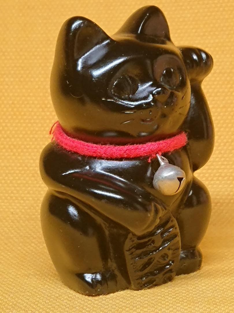 【美品】ねこ　黒猫　招き猫　石製　置物　インテリア　工芸品　美術品　A2816