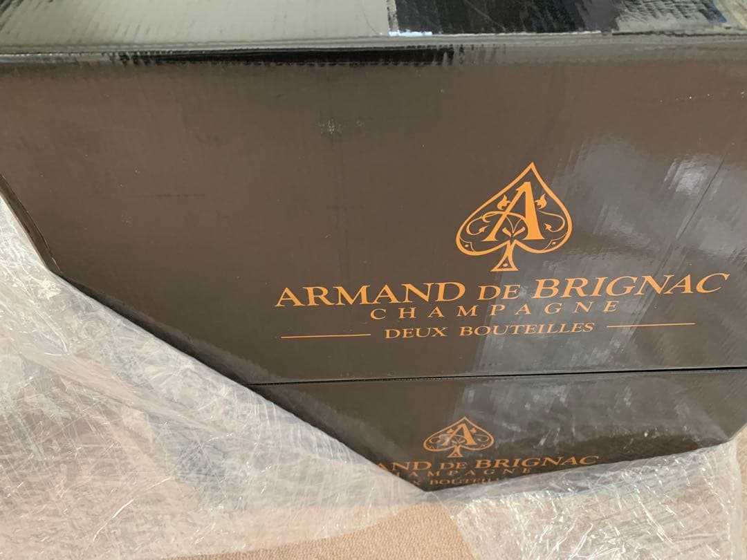 空箱　アルマン ド ブリニャック アタッシュケース アルマンド社ダンボールで発送