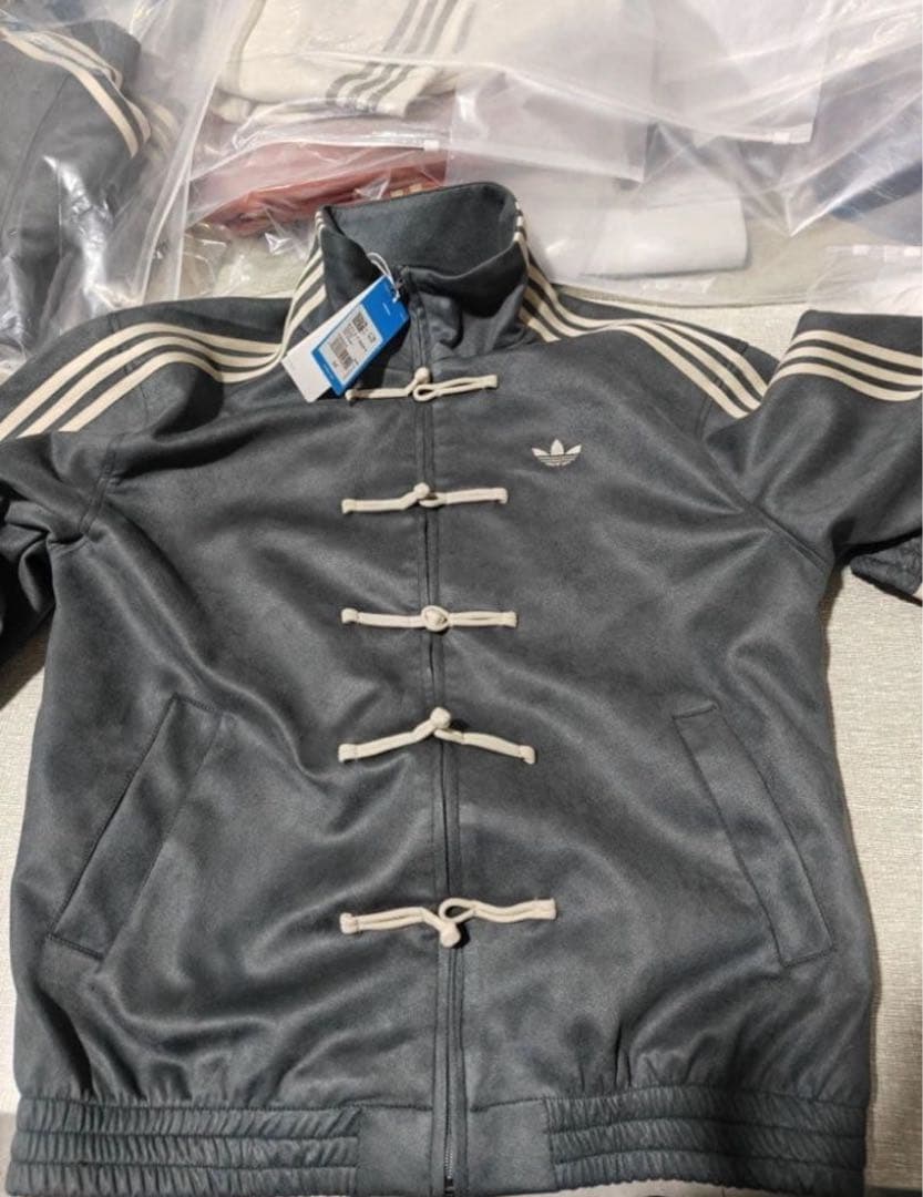 adidasアディダス 中国限定 蛇年トラックジャケットダーククレー　Sサイズ”