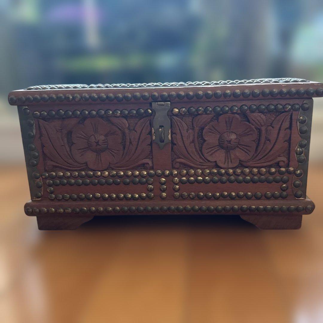 オマーン製 木彫装飾ボックス マンドゥース 宝石箱 小物入れ 伝統工芸