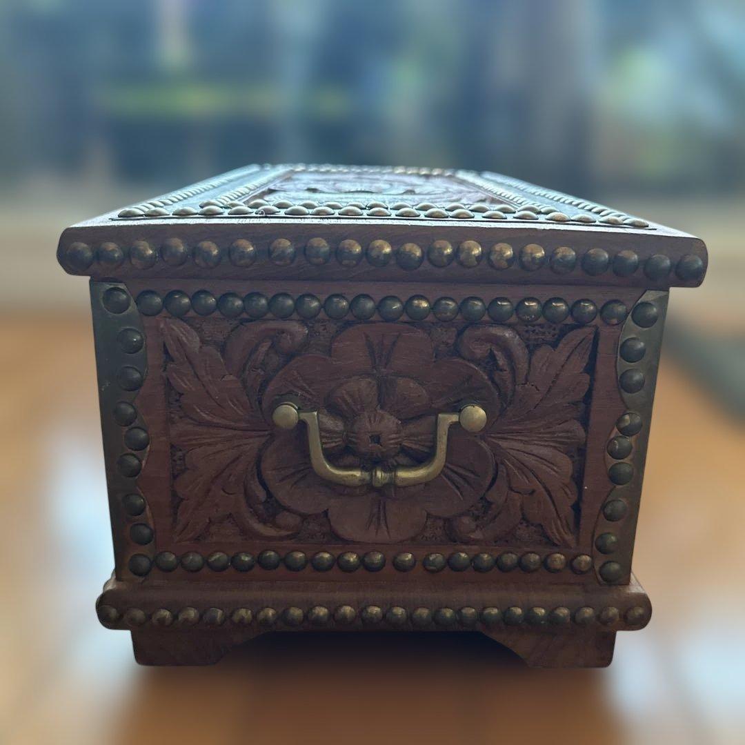 オマーン製 木彫装飾ボックス マンドゥース 宝石箱 小物入れ 伝統工芸