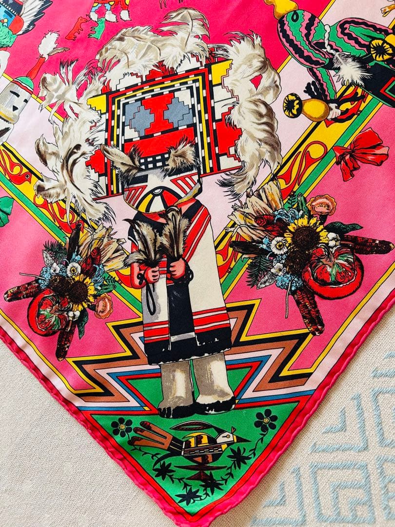 HERMÈS シルクスカーフ 民族デザイン