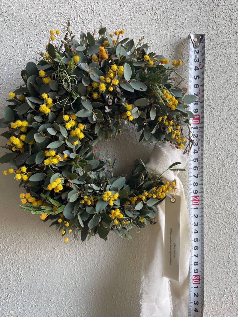 ユーカリとミモザの三日月リース