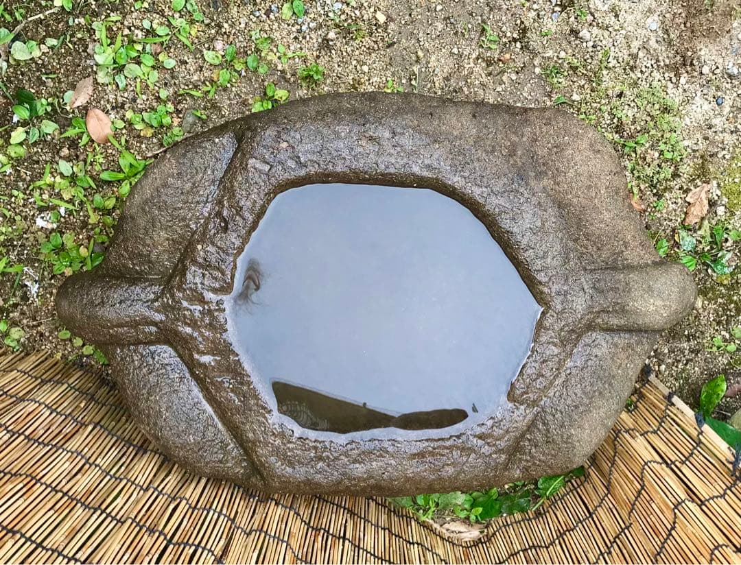 【水鉢・船型蹲・向鉢】オブジェ・庭石・置物・ガーデニング・バードバス