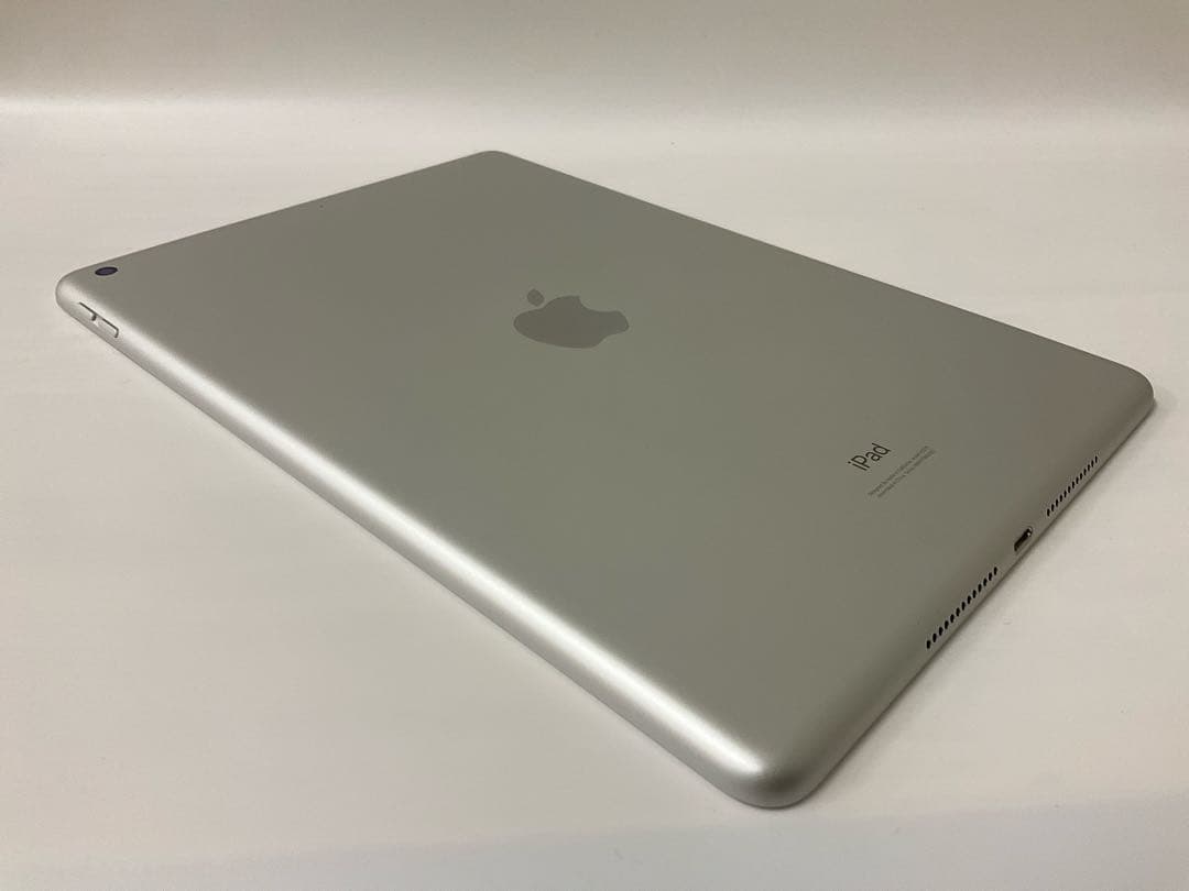 【美品】IPAD 第8世代 32GB シルバー Wifiモデル