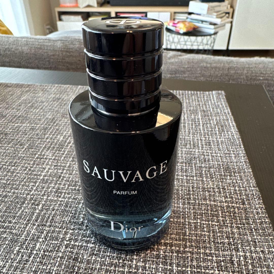 ソヴァージュ パルファン 60ml ほぼ未使用