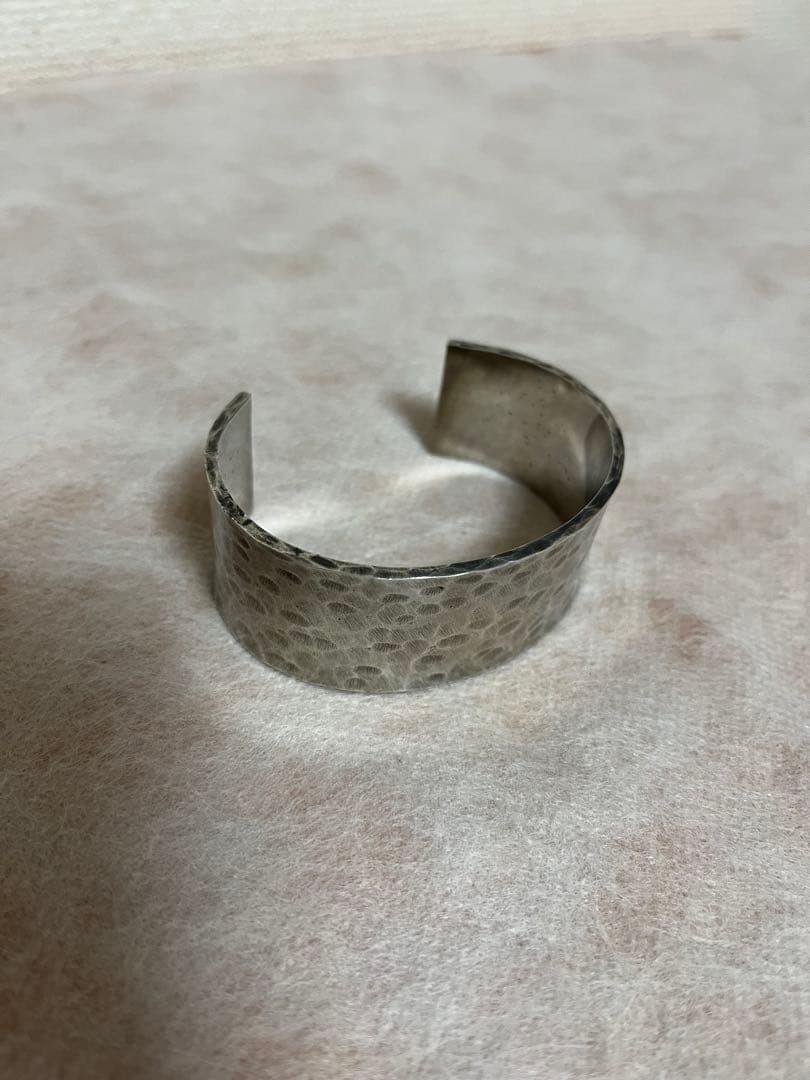 サンローラン　saint laurent シルバー ハンマードオープンバングル