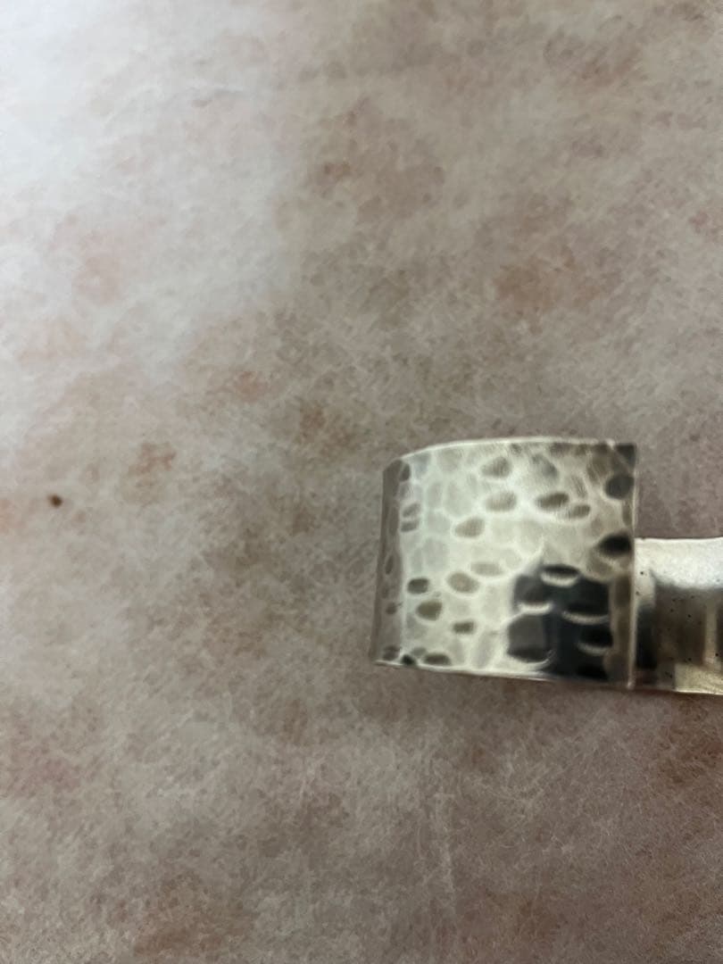 サンローラン　saint laurent シルバー ハンマードオープンバングル