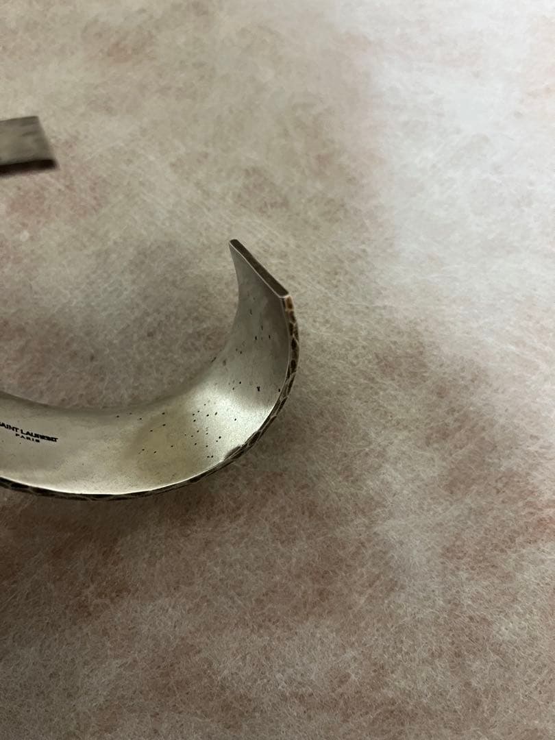 サンローラン　saint laurent シルバー ハンマードオープンバングル