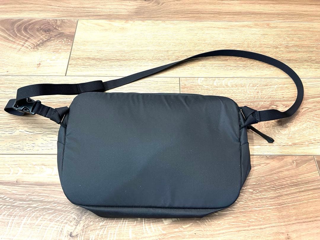 【正規品】Arc'teryx ヒリアド　クロスボディバッグ　ショルダーバッグ