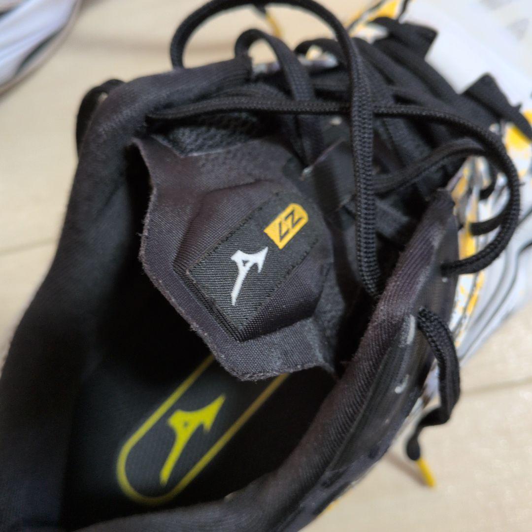 値下げMizuno Wave Lightning Z7 海外限定モデル