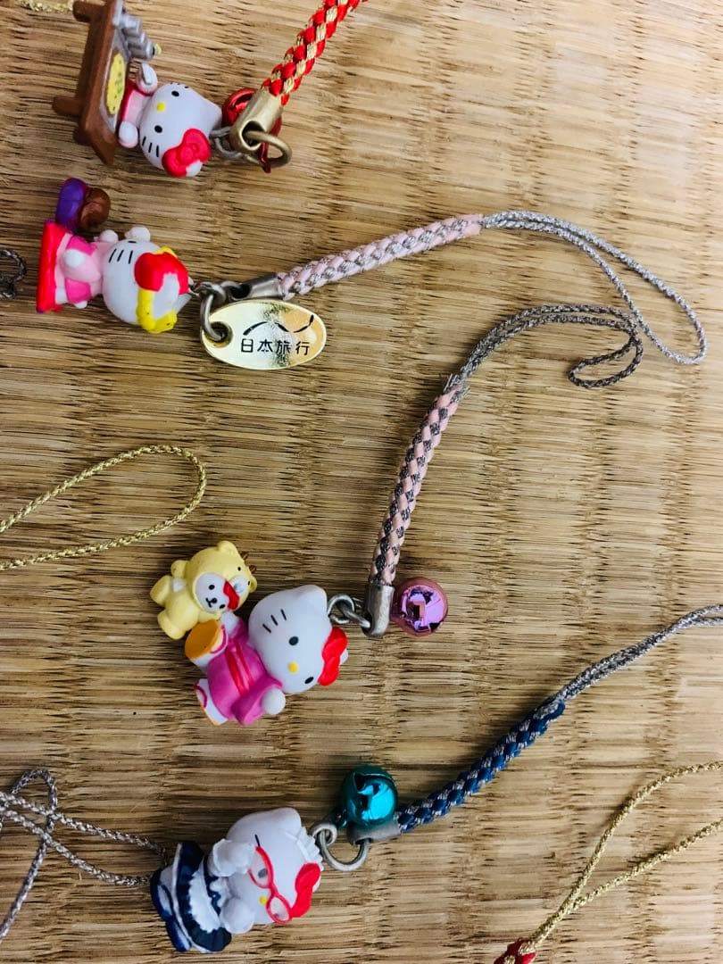 9/28迄　ご当地 キティちゃん ストラップ 20個