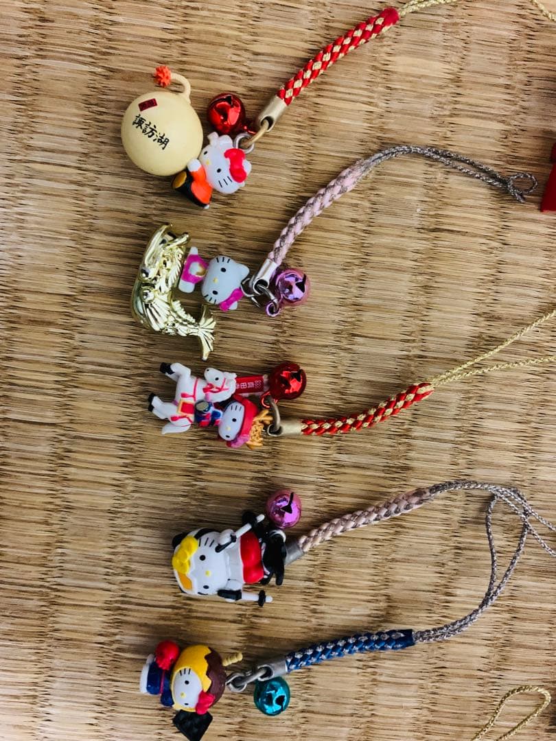 9/28迄　ご当地 キティちゃん ストラップ 20個