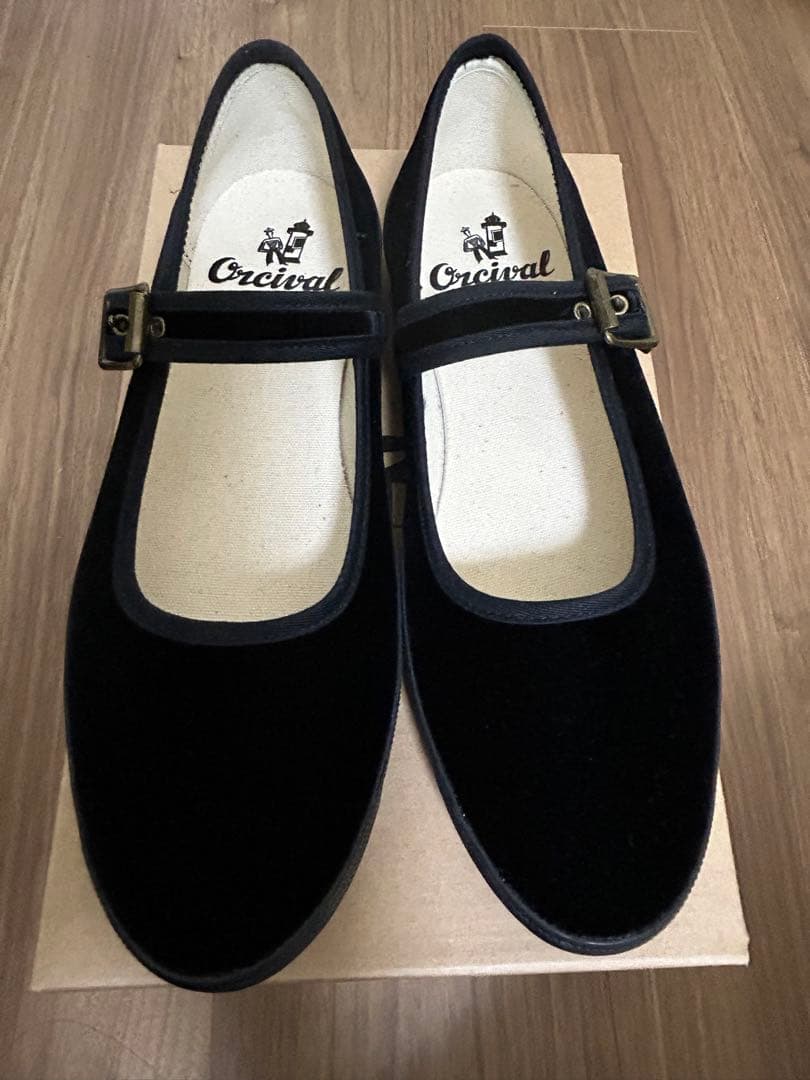 オーシバル　ベルベット　ストラップシューズ