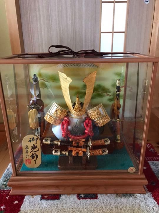 お兜飾り　飛泉作