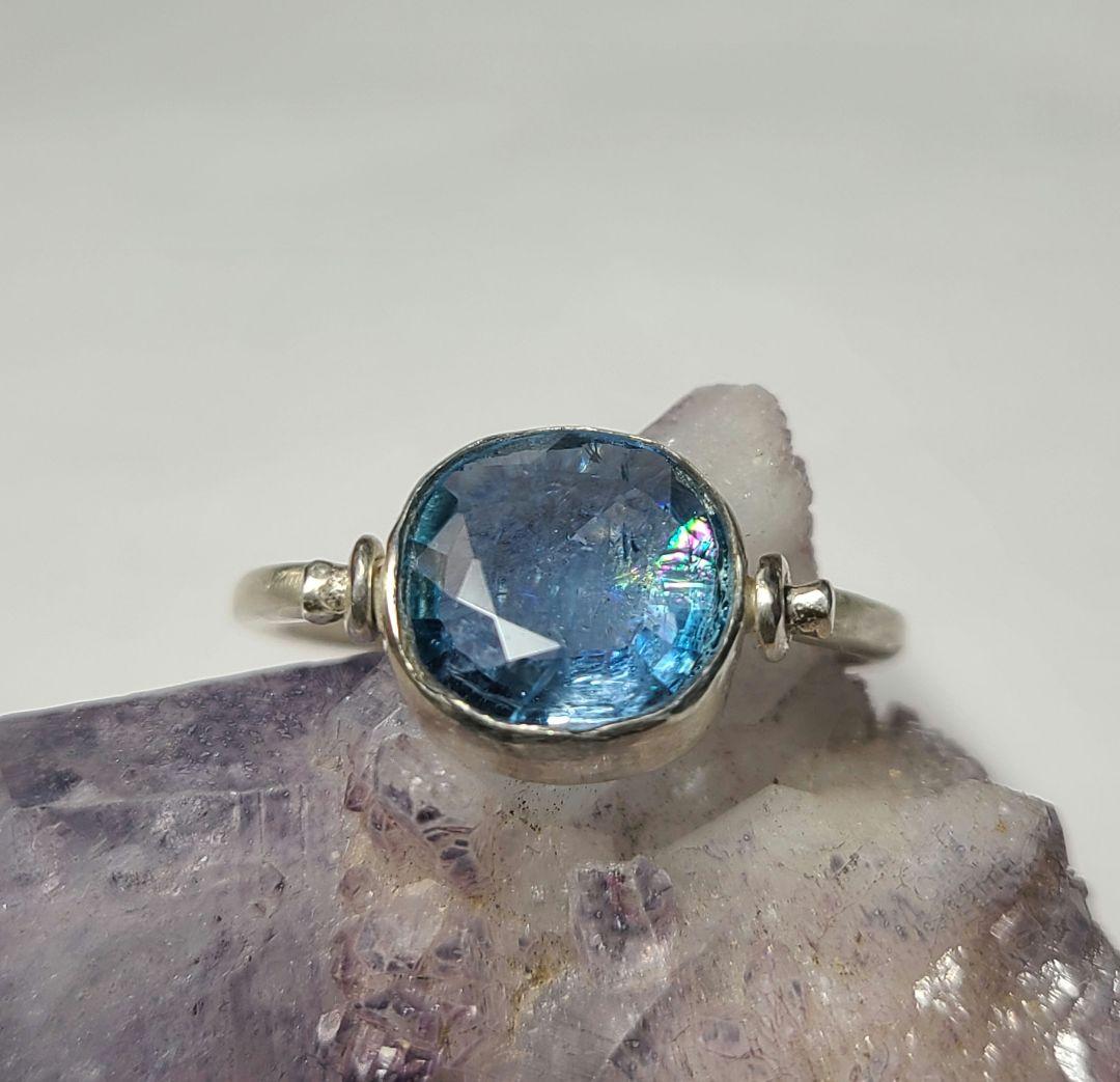 深い海の煌めき★サンタマリアアフリカーナアクアマリンリング、レインボーInc★