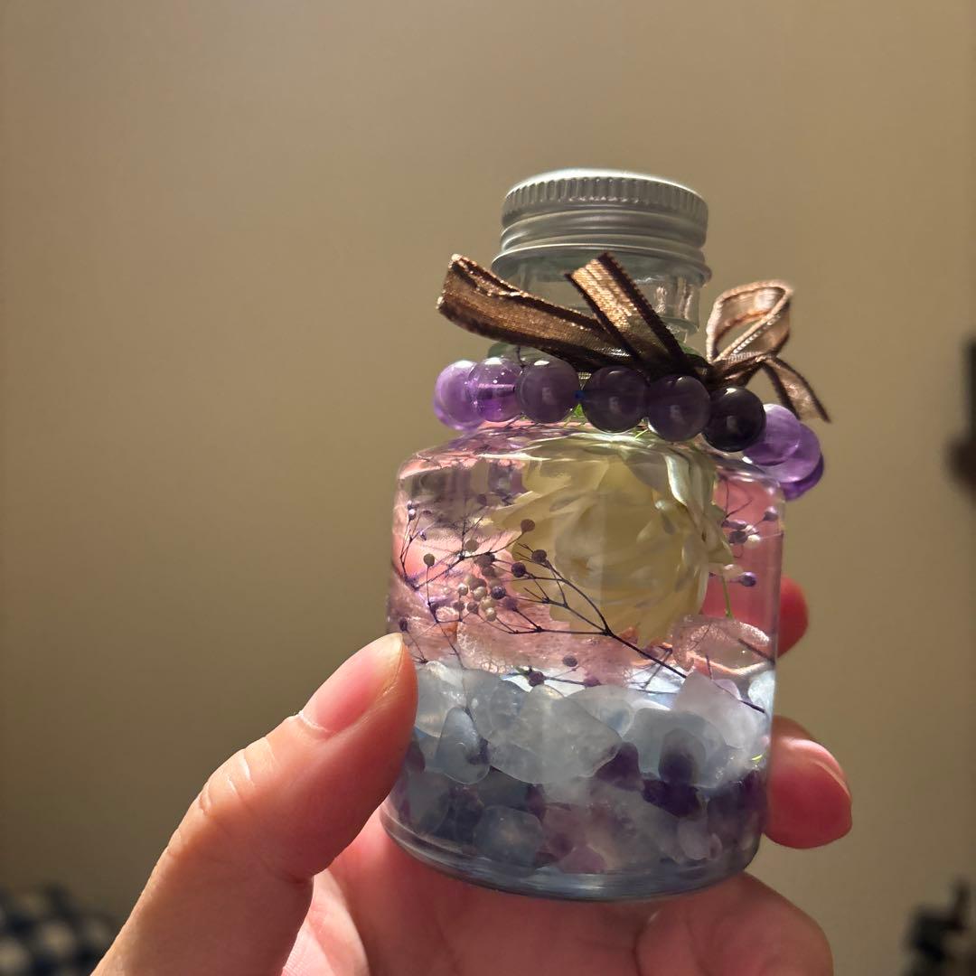 アメジストとアクアマリンたんのさざれ石が入ったパワーハーバリウム！