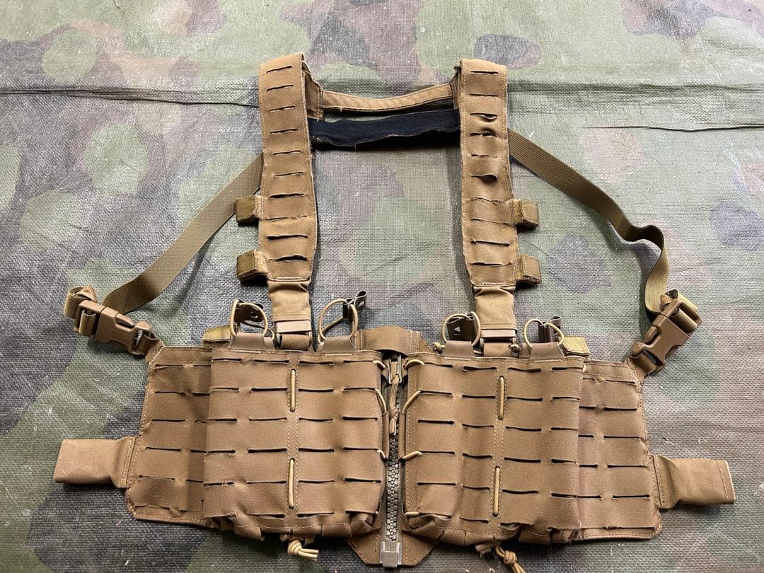 個人装備 Direct Action TEMPEST Chest Rig