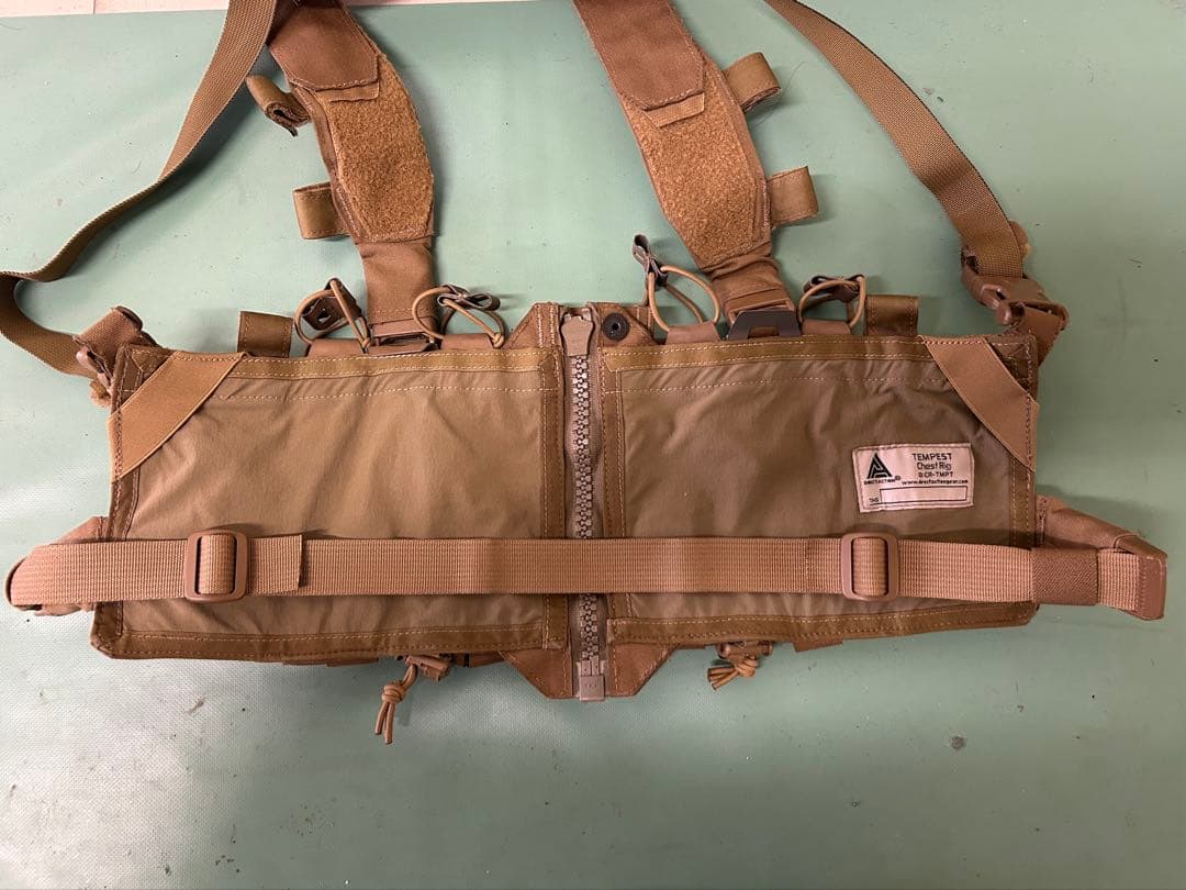 個人装備 Direct Action TEMPEST Chest Rig