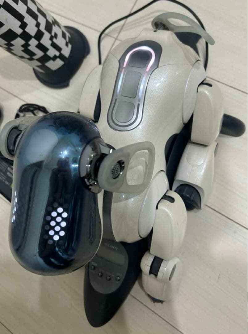 【ジャンク品】Sony AIBO ERS-7ホワイト 充電器付き