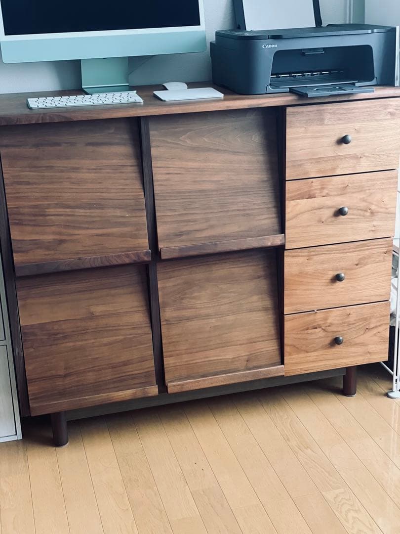 ウォルナット天然木サイドボード 木製棚 ディスプレイラック