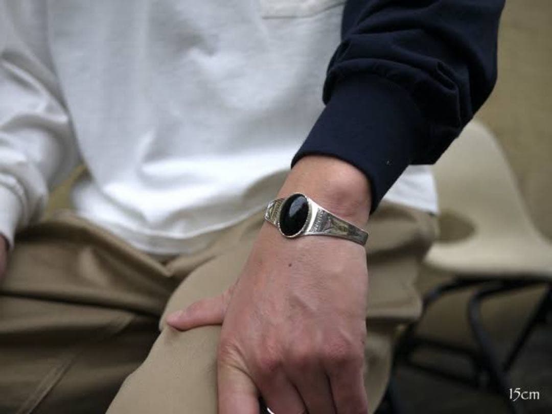 トゥアレグシルバー オニキスバングル