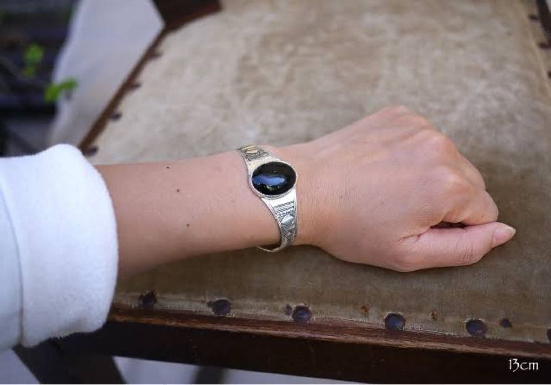 トゥアレグシルバー オニキスバングル