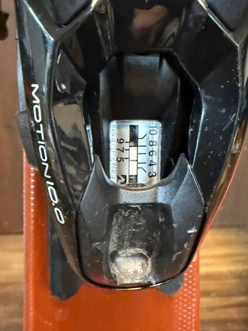 よ*ち様 n*o様 Q3036 フォルクル ディーコン 7.2 144cm スキ