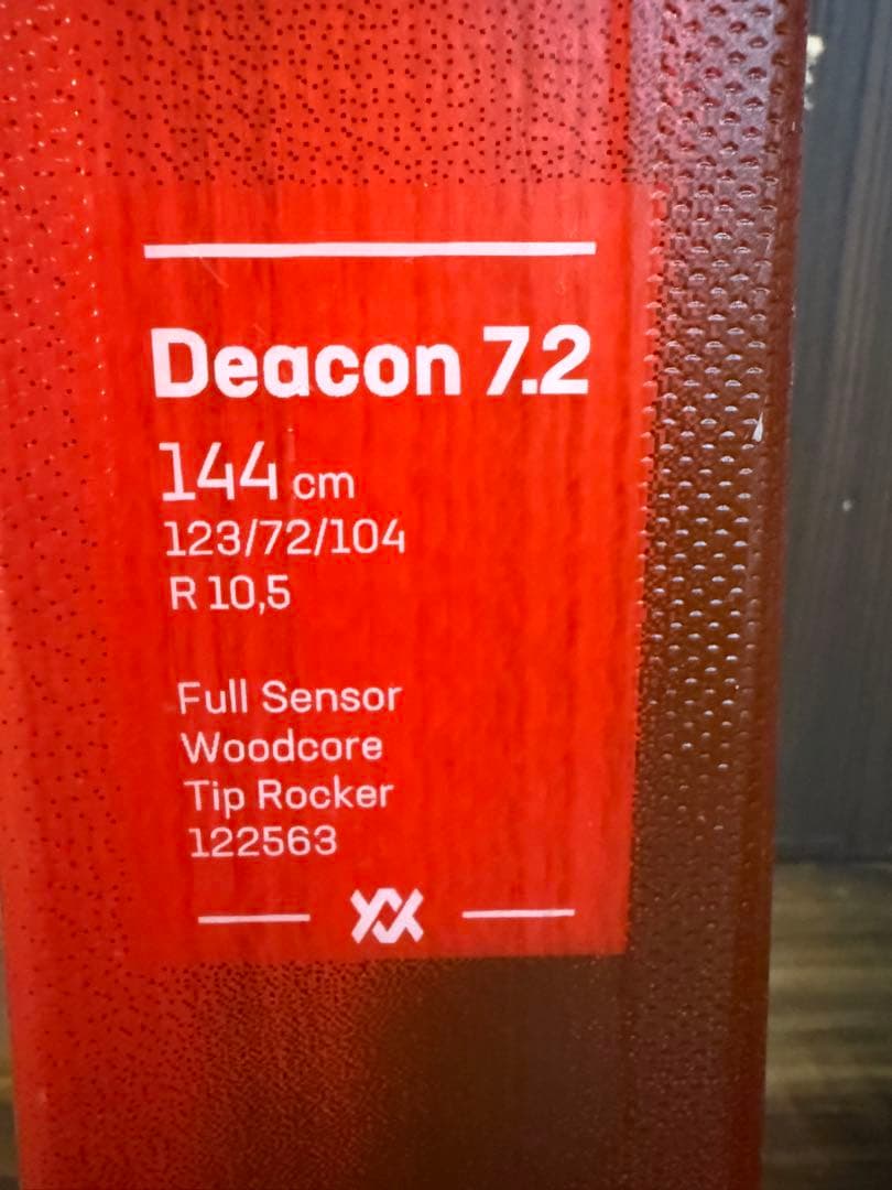 よ*ち様 n*o様 Q3036 フォルクル ディーコン 7.2 144cm スキ